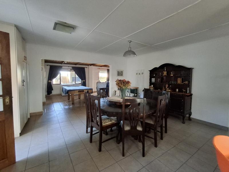 4 Bedroom Property for Sale in Britannia Bay Western Cape